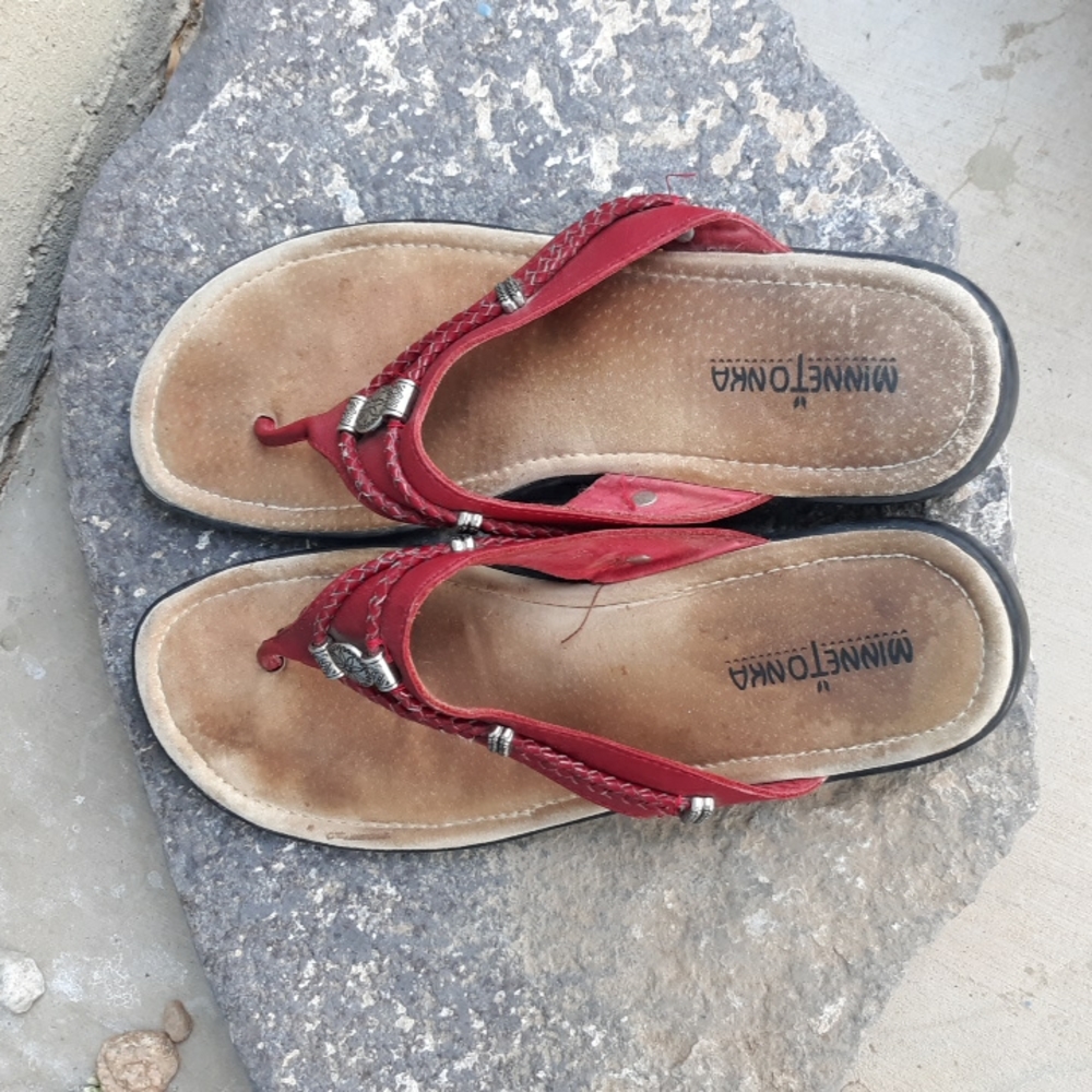Minnetonka women's leather slip on sandal thong size 11. Western, boho. - Picture 5 of 5